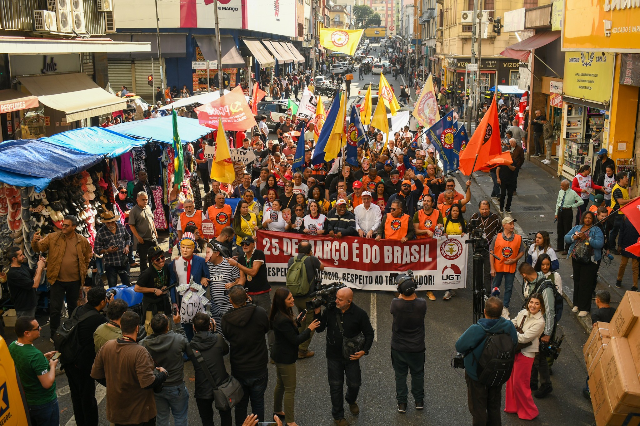 Trabalhadores desafiam Trump na 25 de Março