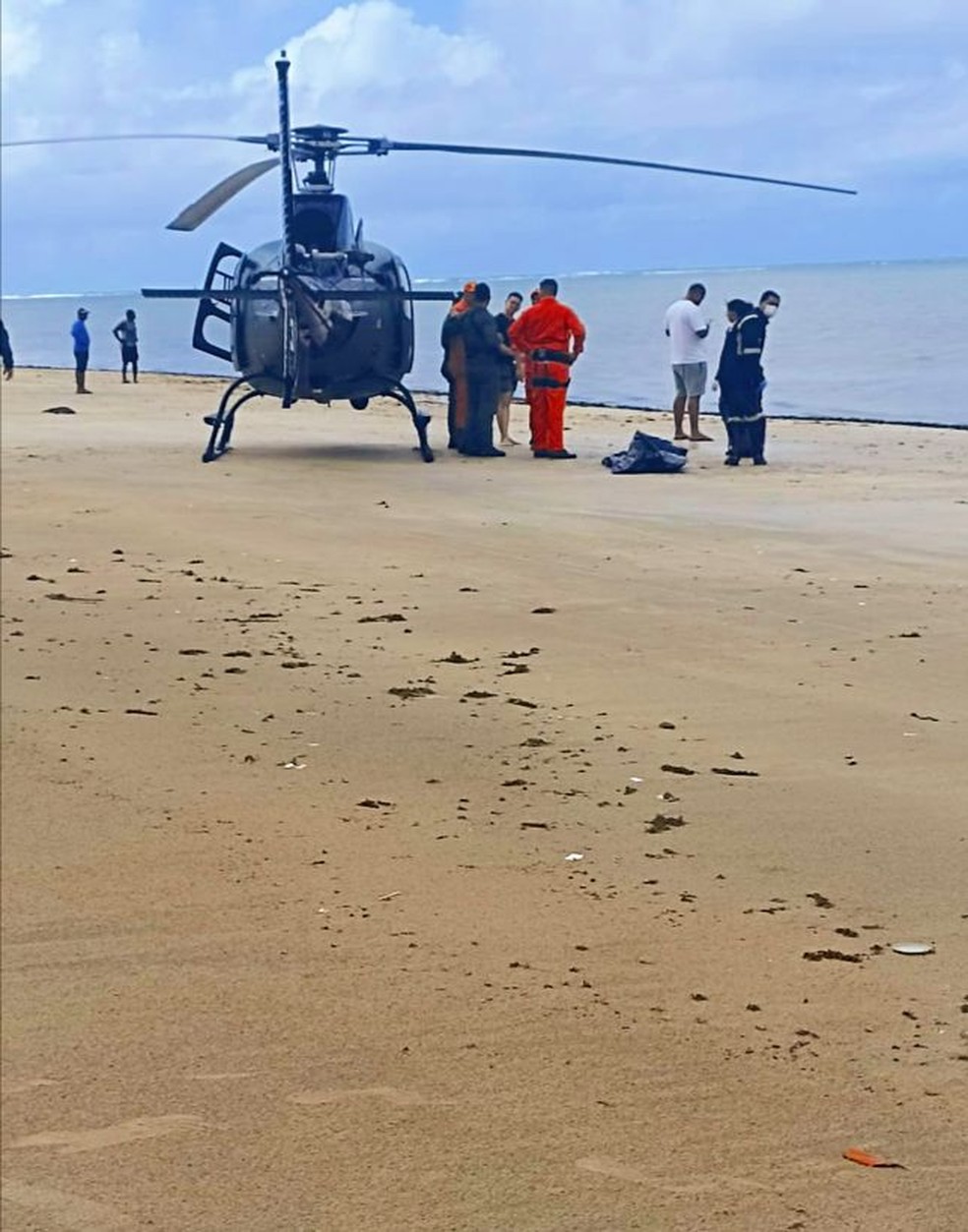 Irmãos de São Paulo morrem afogados em Maragogi, Alagoas — Foto: Samu