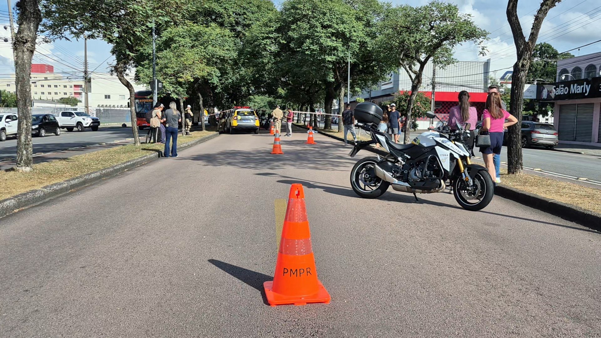 Idosa morre após ser atropelada por moto do Batalhão de Polícia de Trânsito, em Curitiba