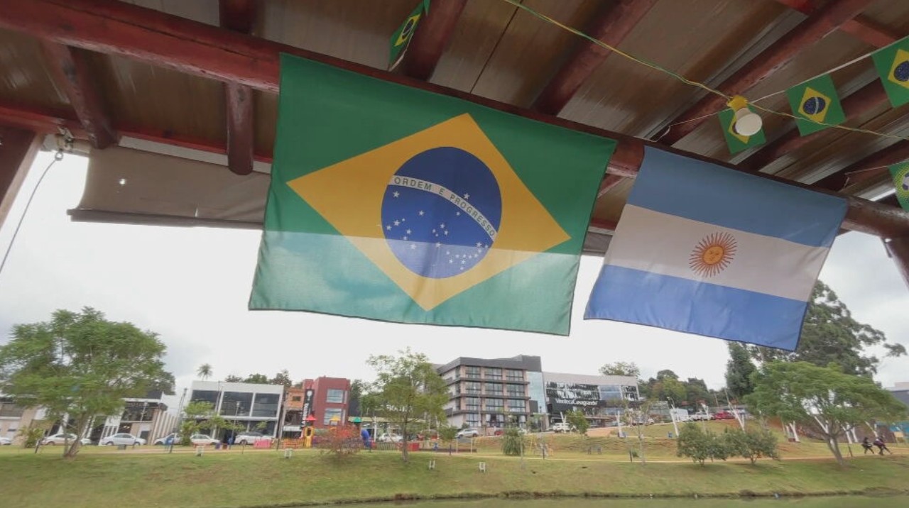 Brasil ou Argentina: qual a seleção de quem vive na fronteira dos dois países em SC e no PR?