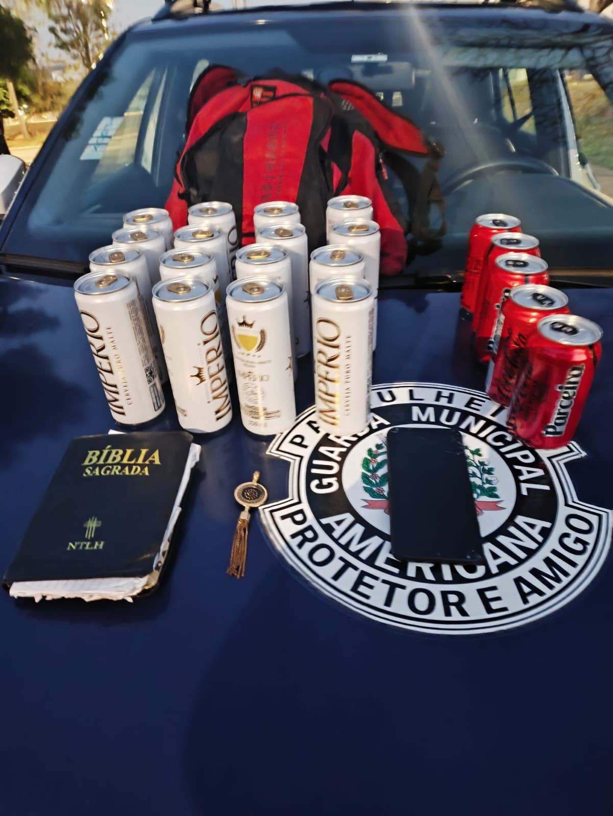 VÍDEO: homem invade igreja em Americana, quebra porta e furta bíblia e cervejas