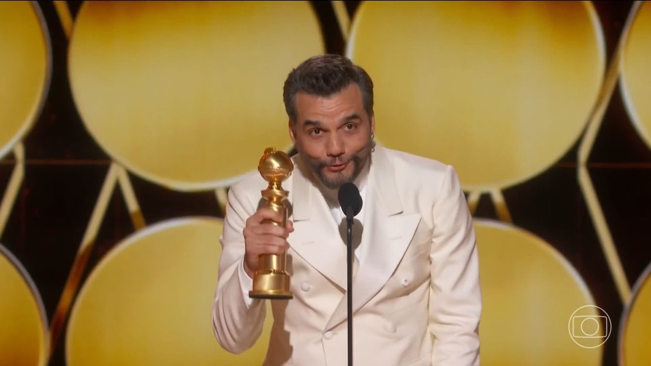 Fernanda Torres celebra vitória de Wagner Moura e 'O Agente Secreto' no Globo de Ouro