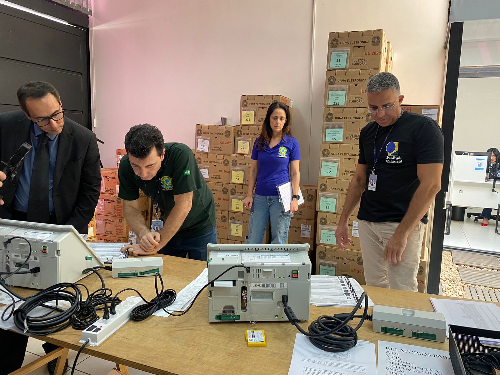 Cartórios de Bauru realizam últimos testes antes das urnas serem lacradas para eleições municipais