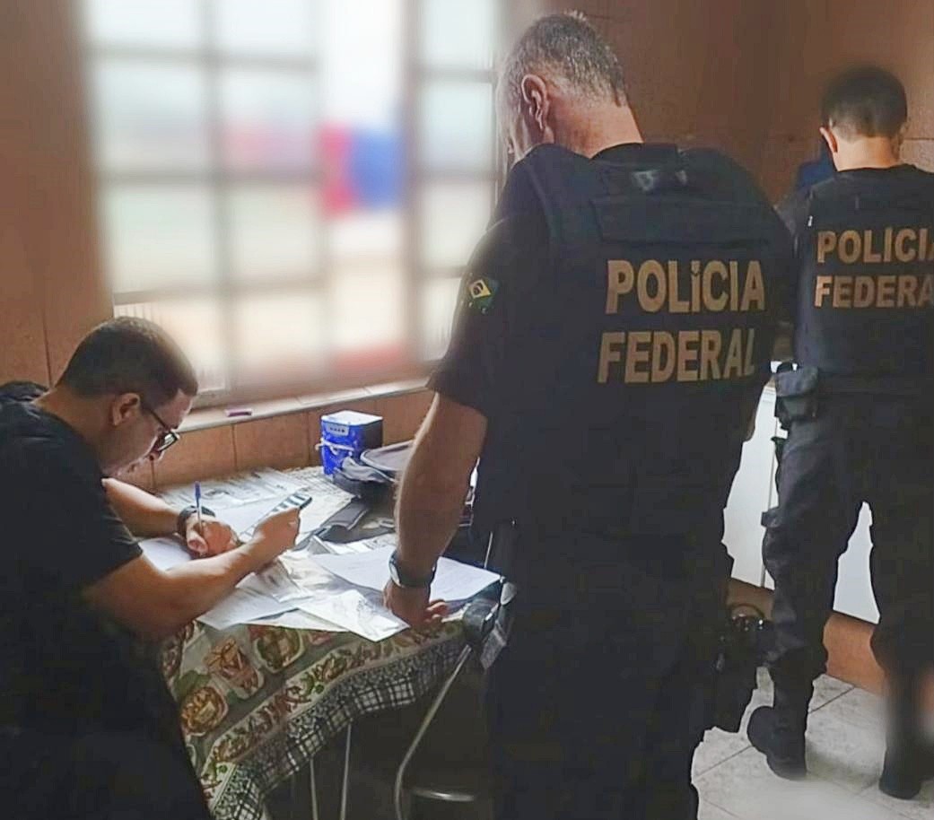 Operação da PF investiga tráfico de armas e drogas transportadas em cilindros hidráulicos