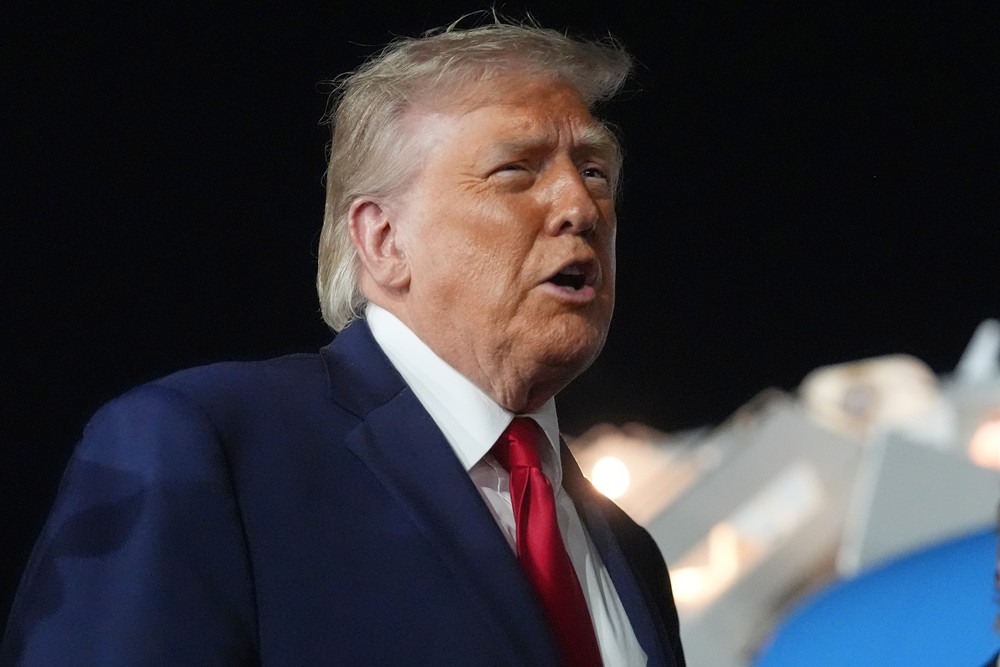 Trump anuncia novo ataque ao Irã para assumir controle de reservas de petróleo e gás
