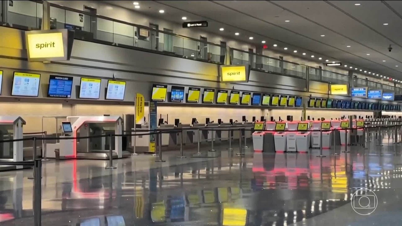 Companhia aérea de baixo custo Spirit Airlines encerra atividades nos EUA por alta de combustíveis