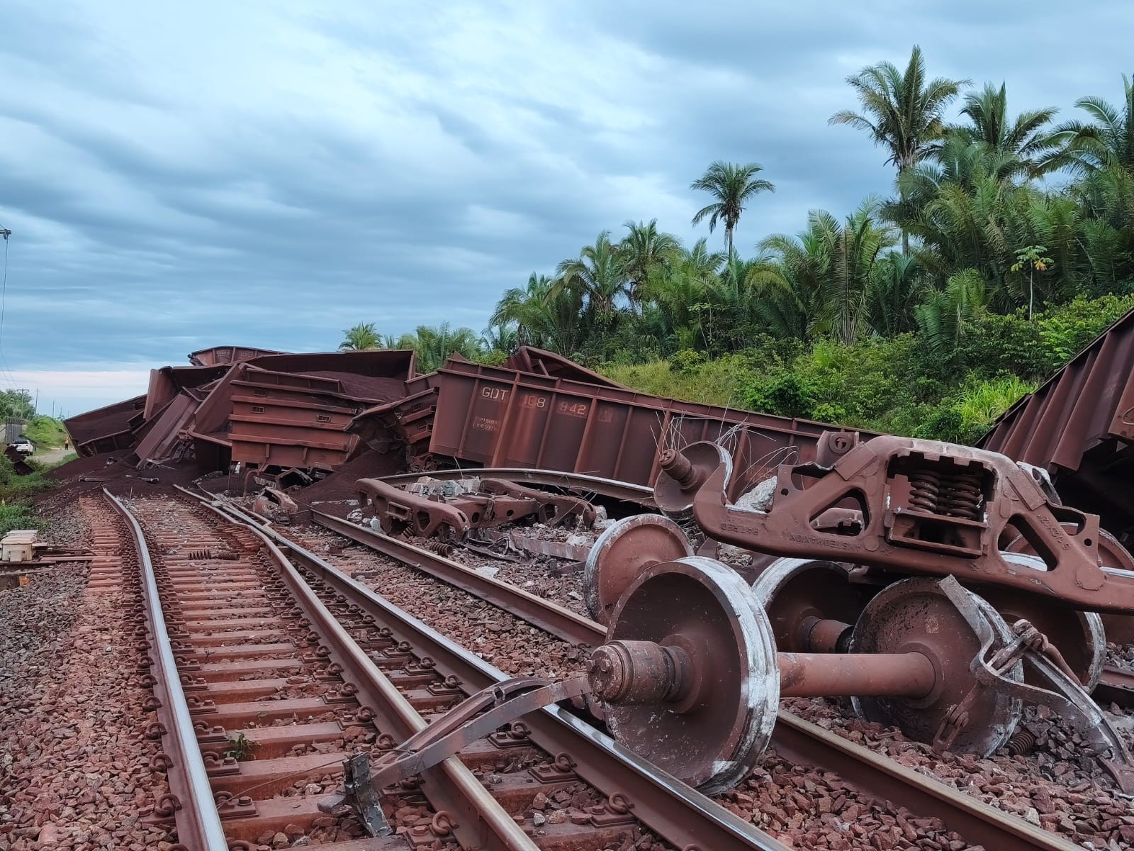 Trem de minério descarrila no MA e Vale suspende trem de passageiros na Estrada de Ferro Carajás