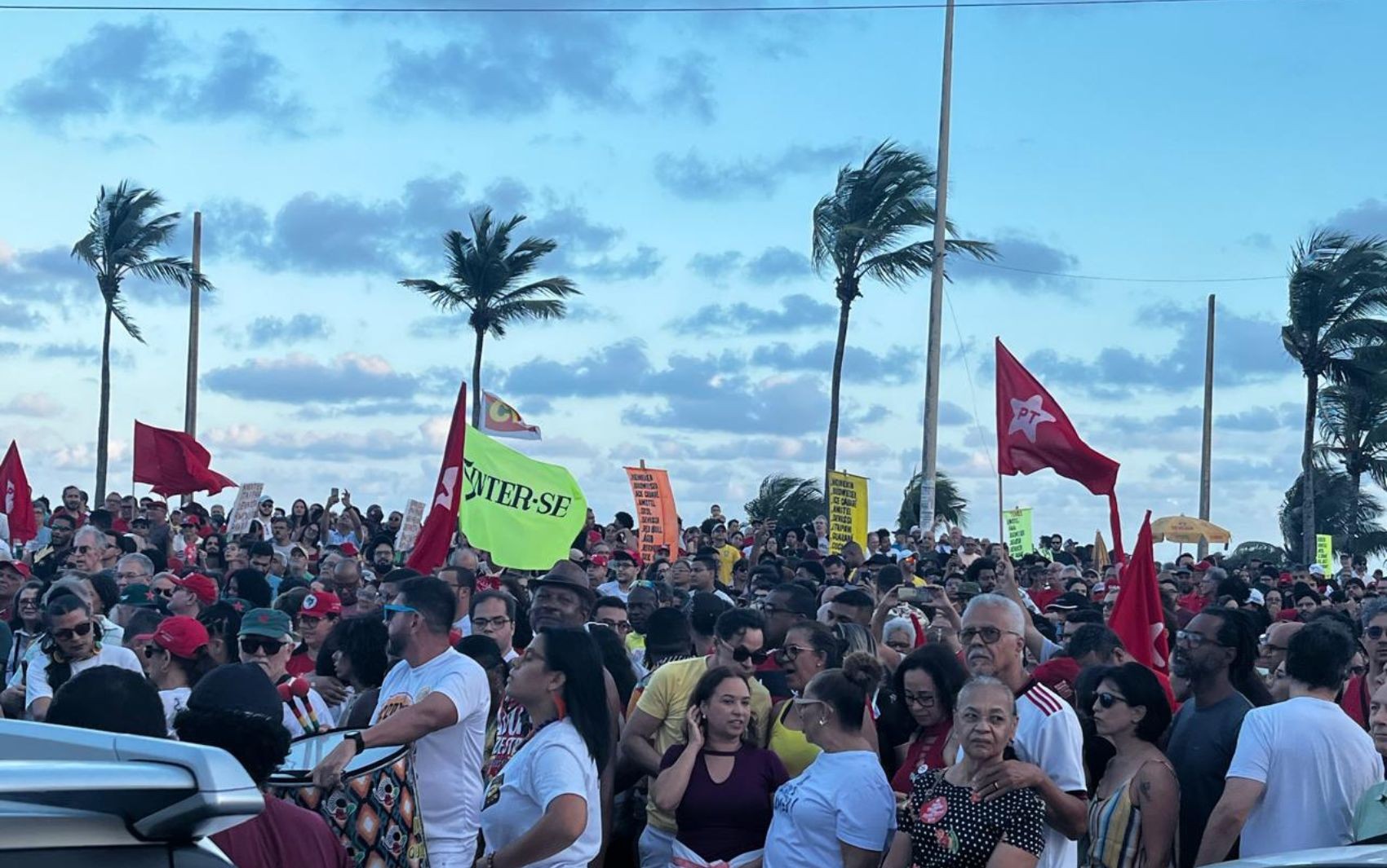 Ato contra a anistia e PEC da Blindagem é realizado em Aracaju