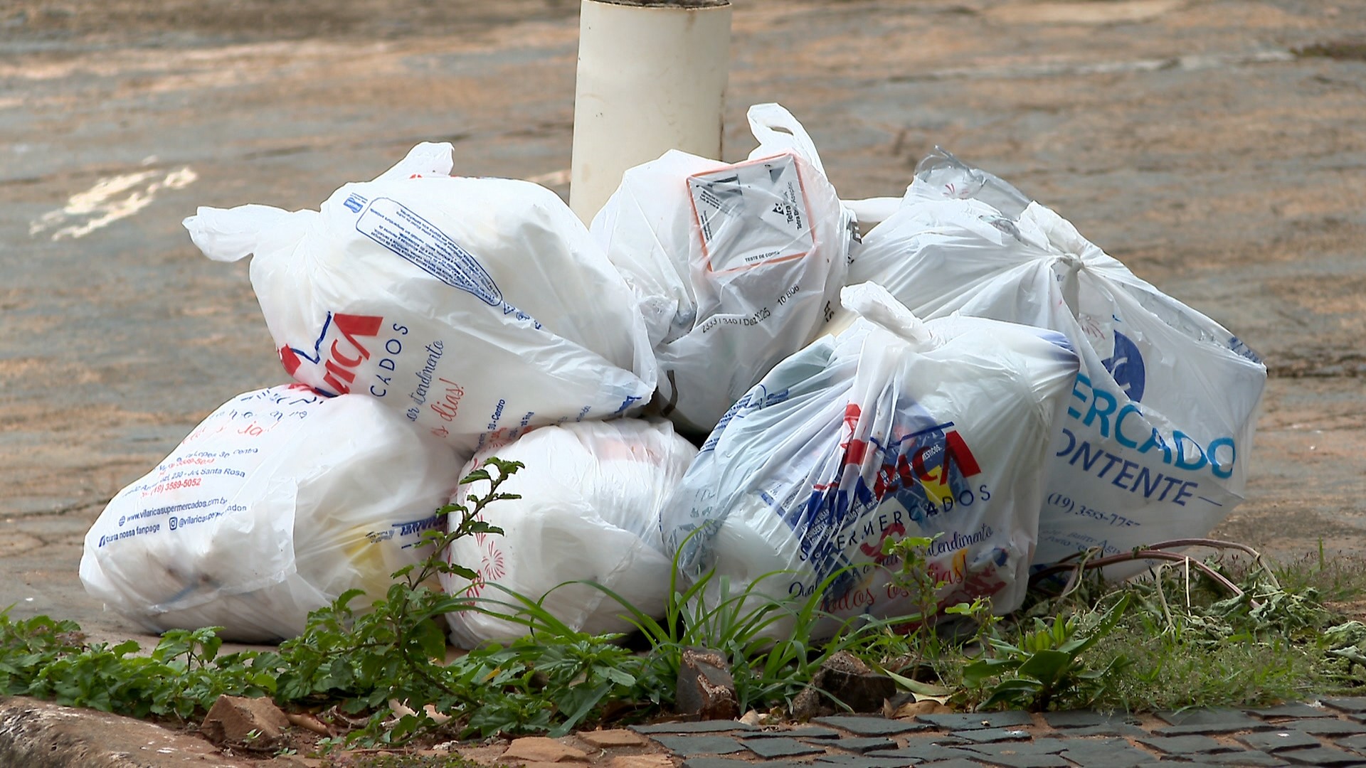 Cidade do interior de SP fica sem coleta de lixo após empresa cancelar contrato com a prefeitura