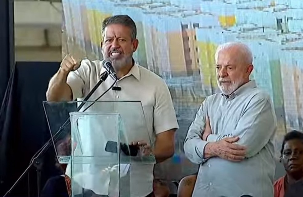 Em Maceió, Lula defende Lira de vaias durante evento de entrega de moradias  populares | Política | G1