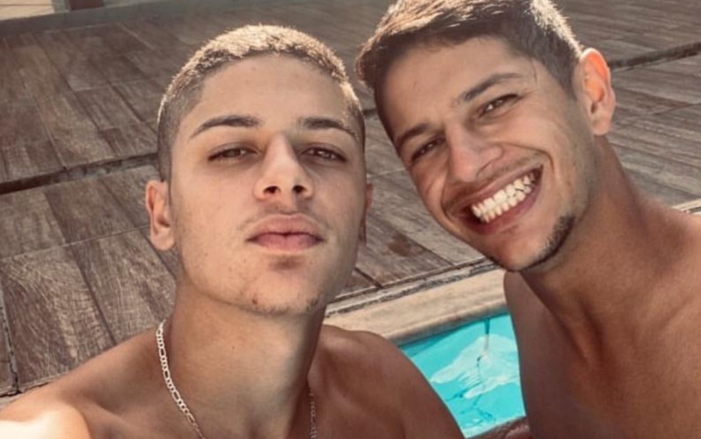 Irmãos Júlio José Araújo e Gabriel Araújo, de 22 e 21 anos. — Foto: Reprodução/Instagram