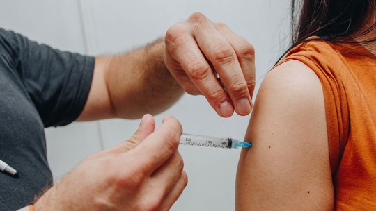 Vacinação da gripe é ampliada para todos os públicos após confirmação de mais de 200 mortes - Foto: (Reprodução)