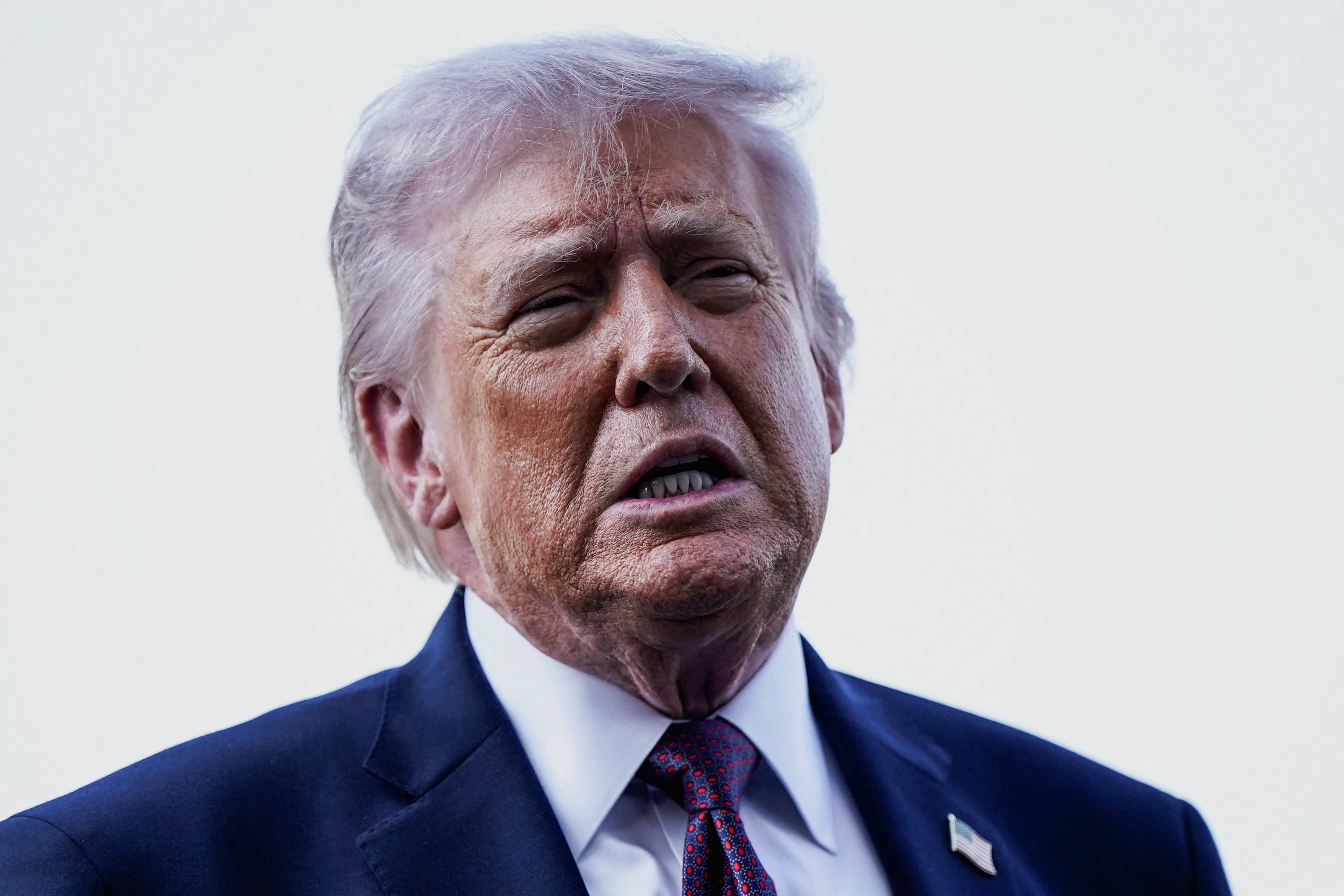 Trump diz que está insatisfeito com as negociações com o Irã: 'Não estou feliz'