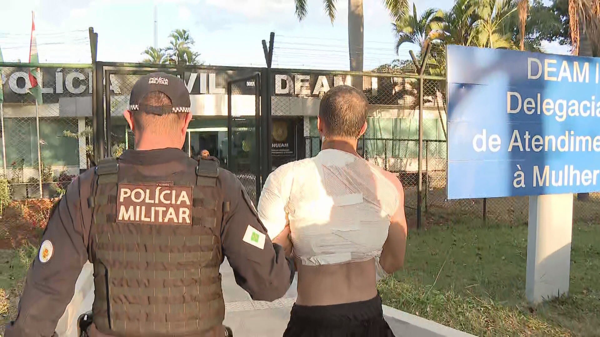 Homem preso por tentar atear fogo em ex-companheira no Cruzeiro Velho
