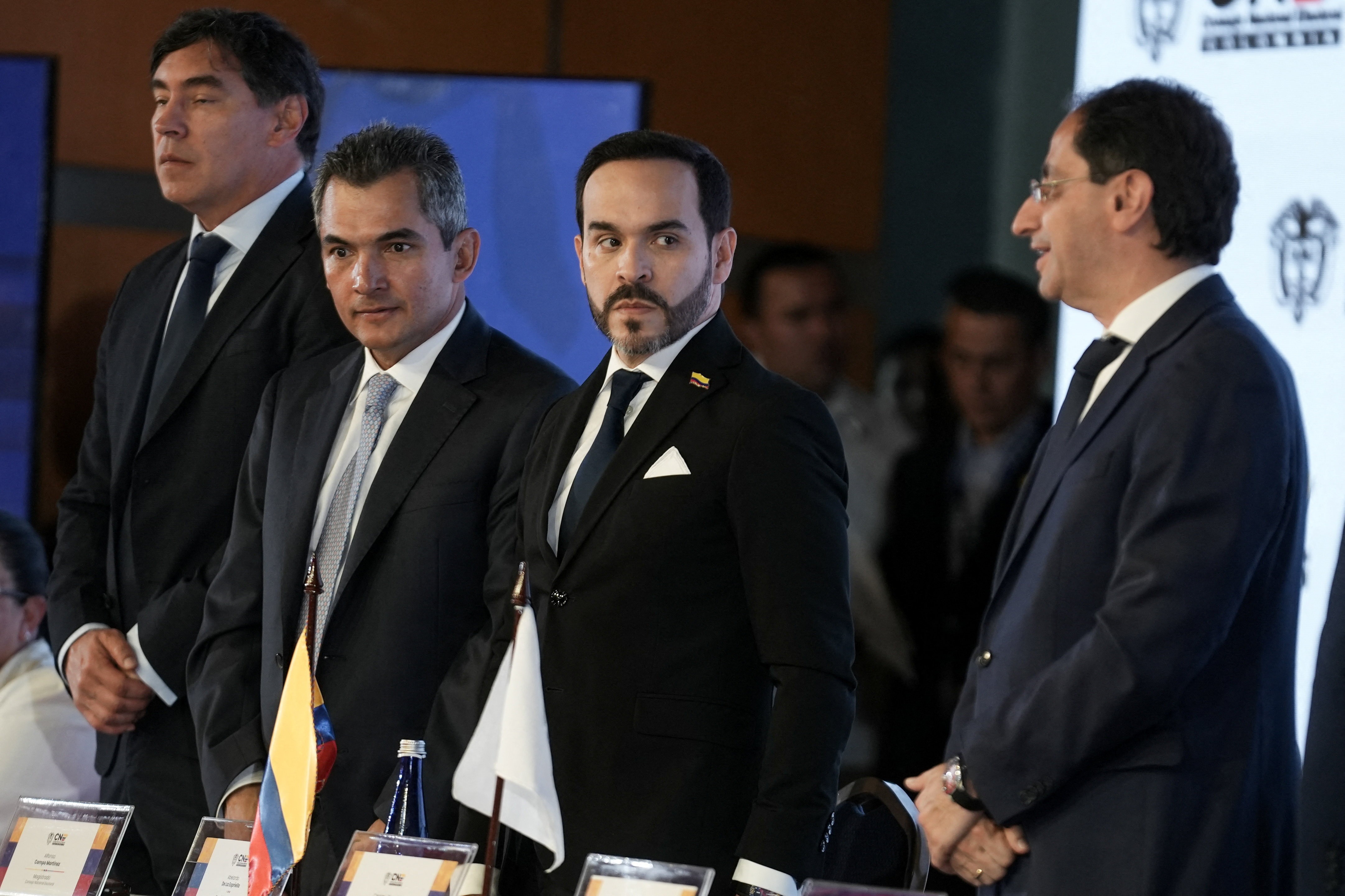 Congresso colombiano impõe derrota a presidente eleito antes da posse