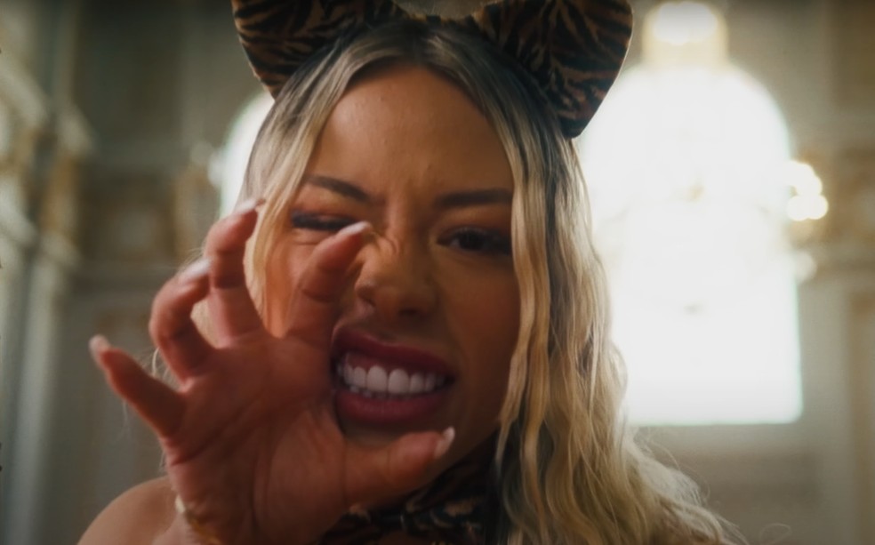 Cena do clipe 'Oh Garota Eu Quero Você Só Para Mim' — Foto: Reprodução