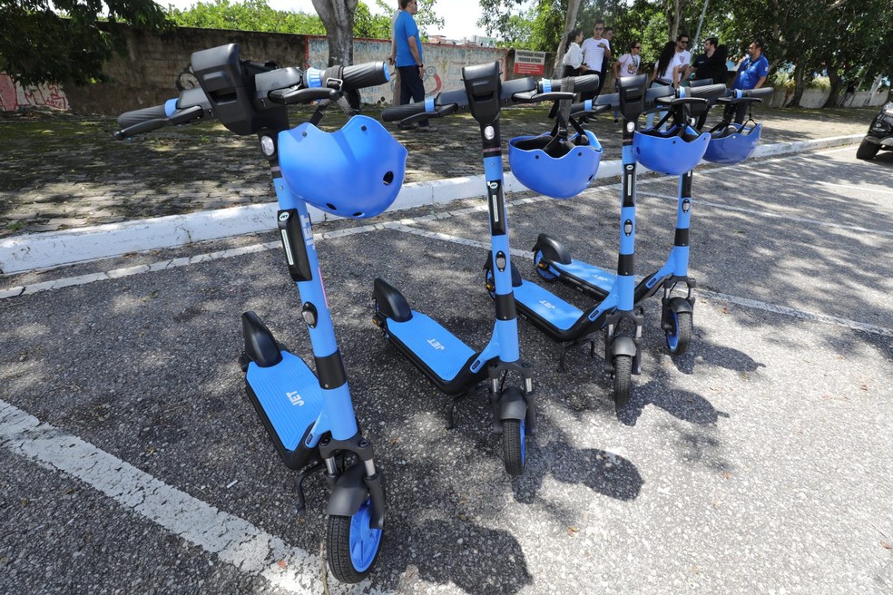 Patinetes elétricos começam a circular em Belém — Foto: Comus