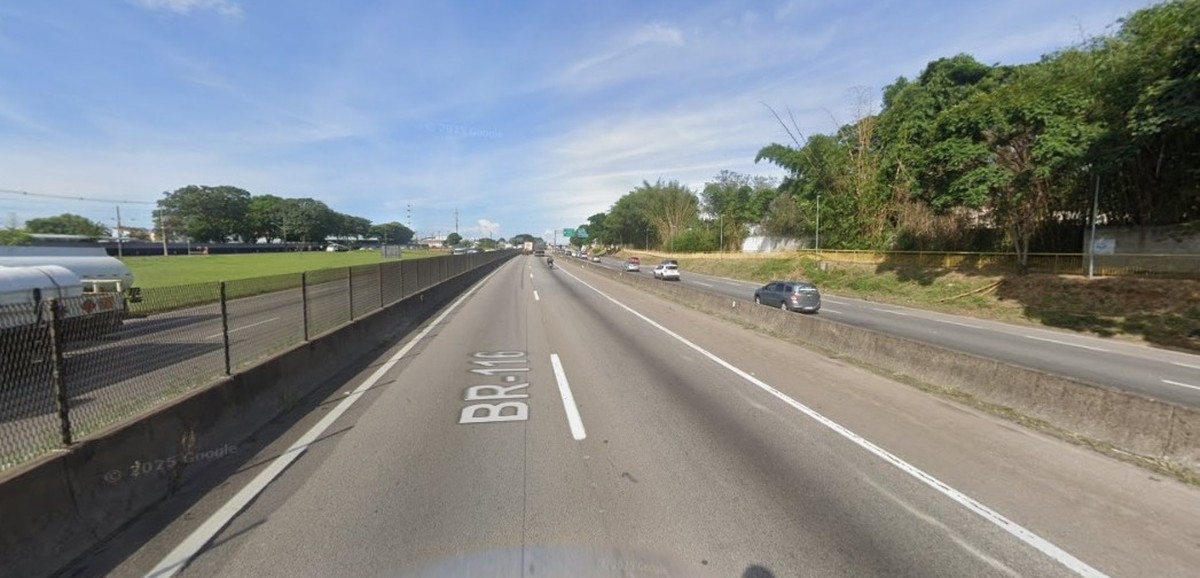 Motociclista morre após bater em caminhão na Dutra, em São José dos Campos