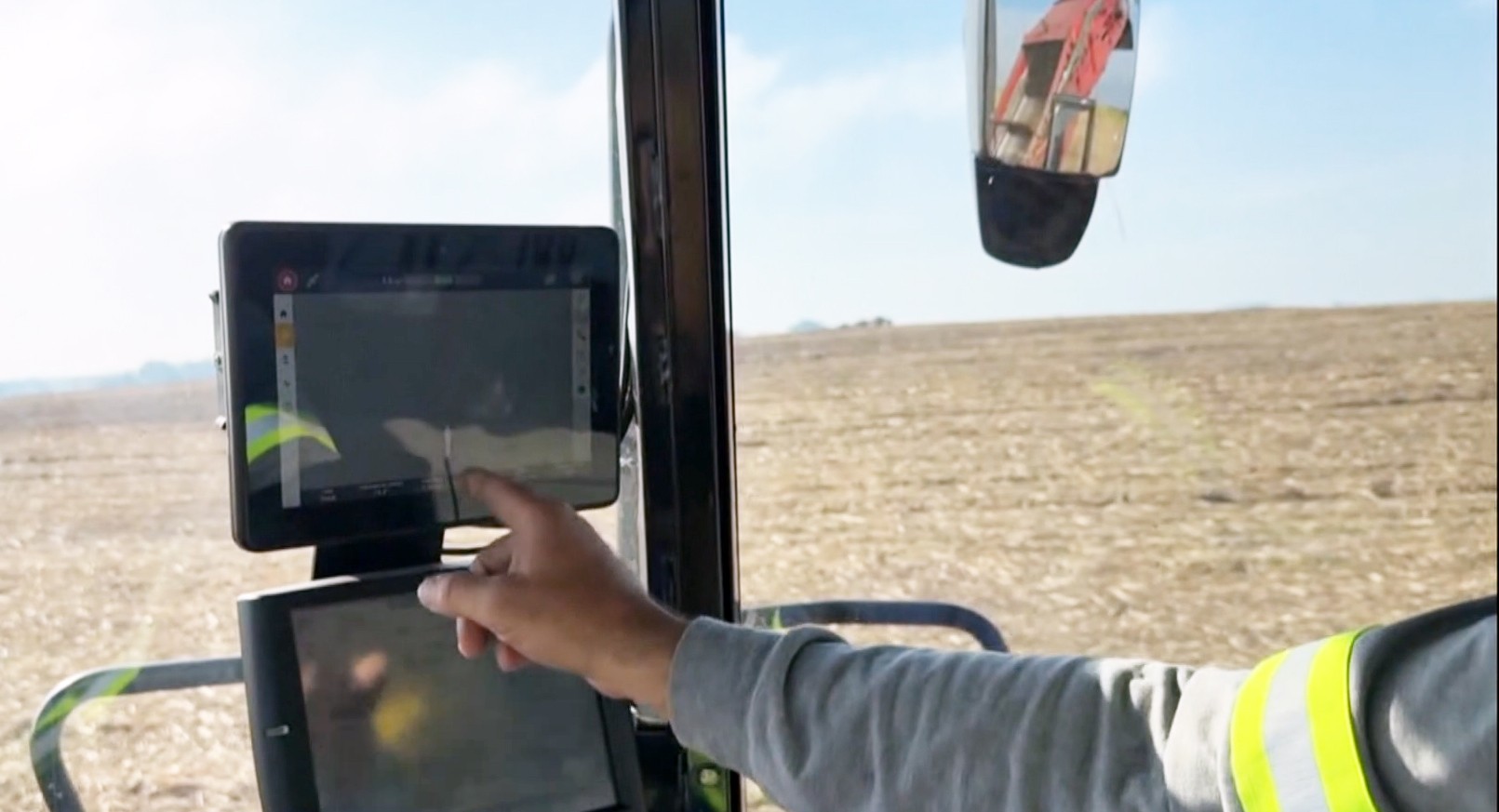Piloto-automático, helicóptero e drone: entenda como tecnologia é aposta do agro para impulsionar produção