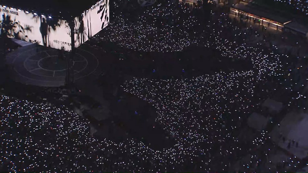 imagens aéreas mostram estádio Morumbis tomado por fãs no 2º dia de show do BTS em SP — Foto: TV Globo