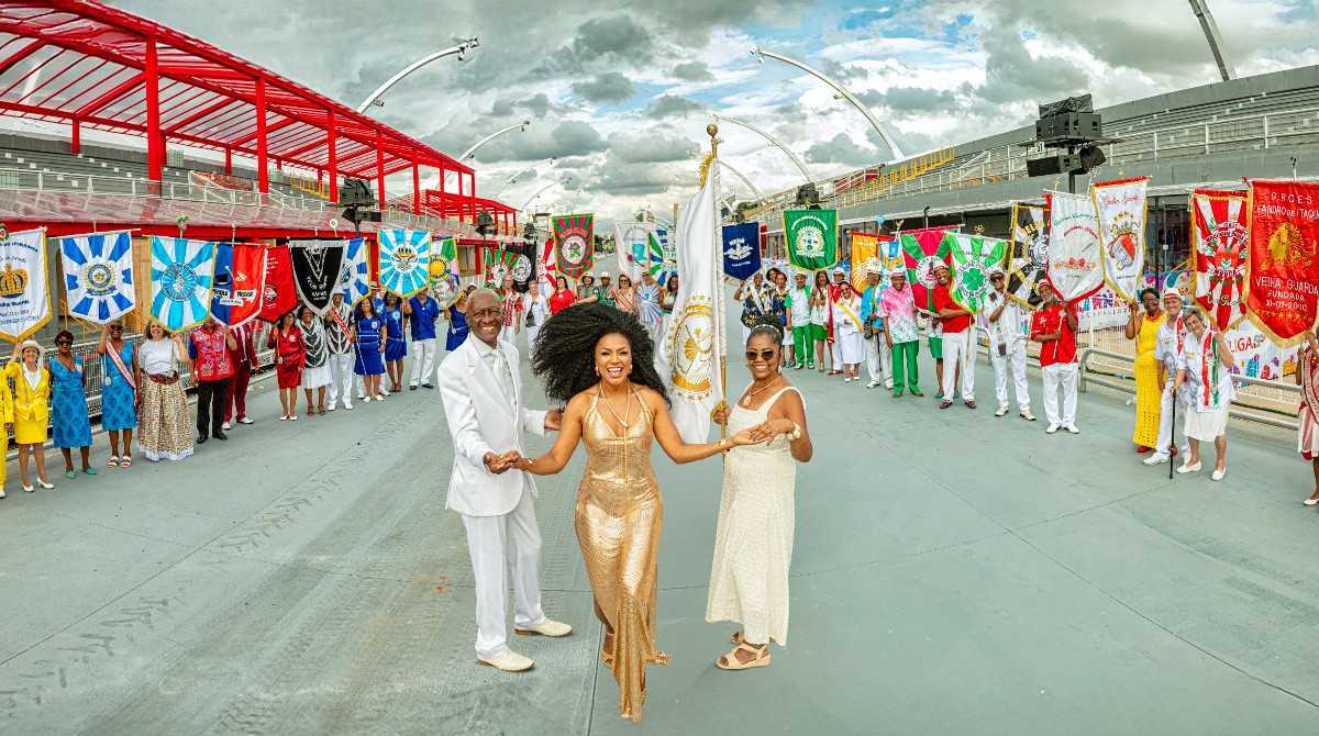 Ex-rainha de bateria da Dragões da Real é nova madrinha da Velha Guarda