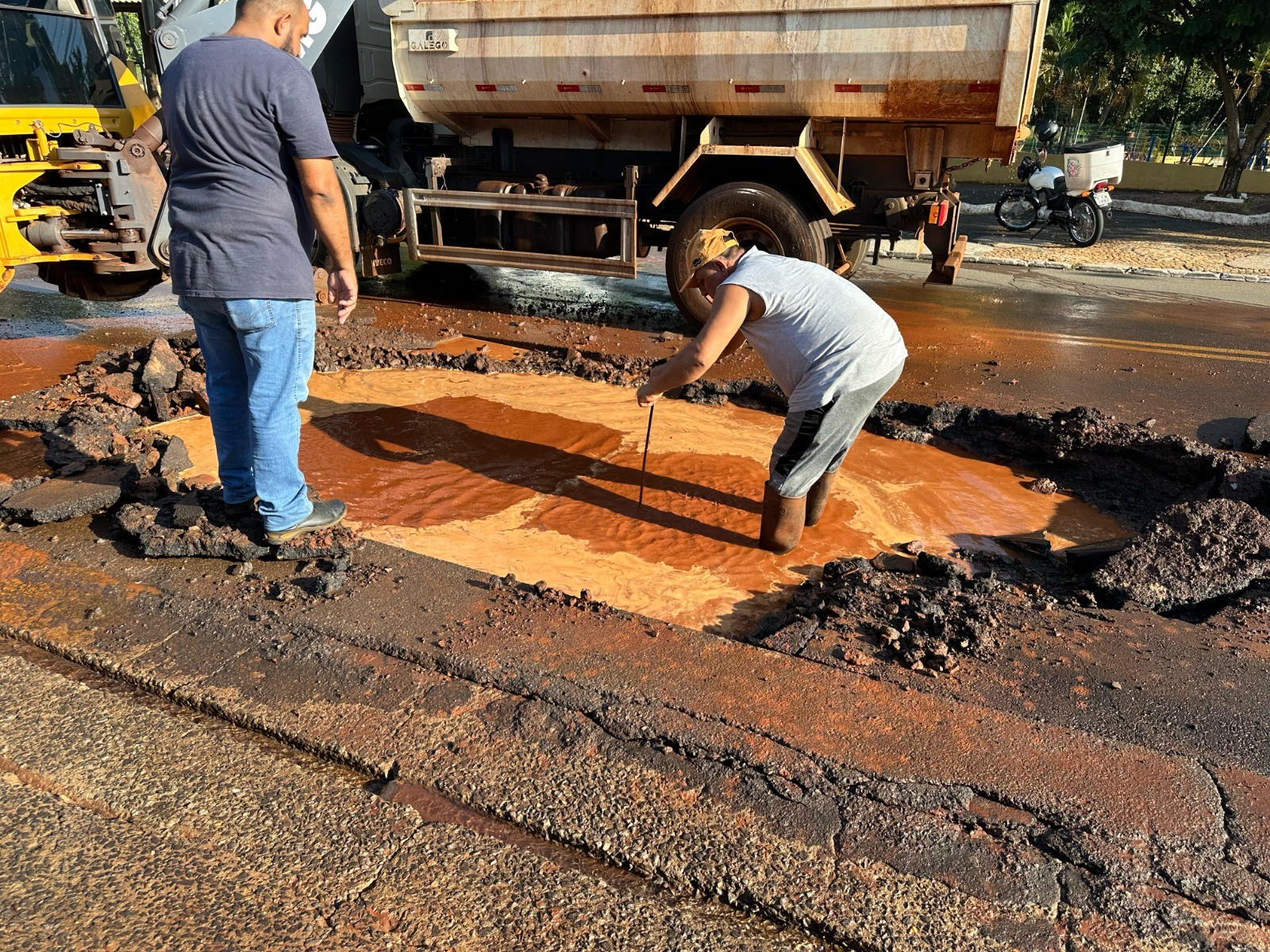 Rompimento de adutora causa desabastecimento de água em mais da metade de Iracemápolis