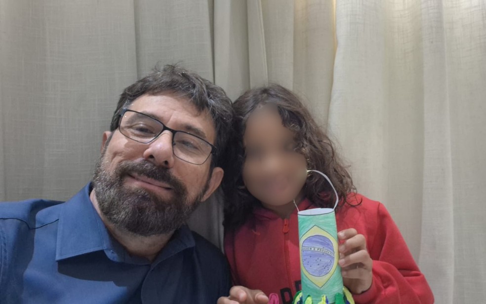 Antonio Carlos Nicolucci, de Ribeirão Preto (SP), é pai solo de 5 irmãos que chegaram por adoção e guarda provisória — Foto: Arquivo pessoal