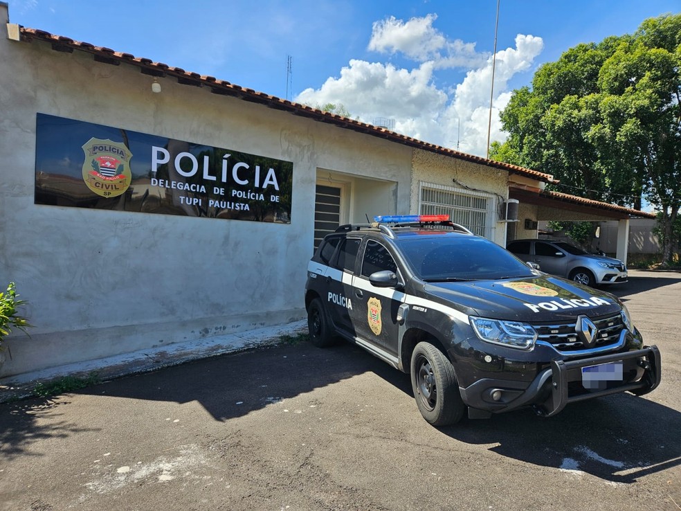 Mandado de busca foi realizado pela equipe da Delegacia da Polícia Civil, em Tupi Paulista (SP) — Foto: Polícia Civil