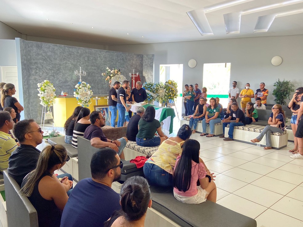 Velório de Fernando Júnior ocorreu neste sábado (7) em Rio Branco — Foto: Richard Lauriano/Rede Amazônica