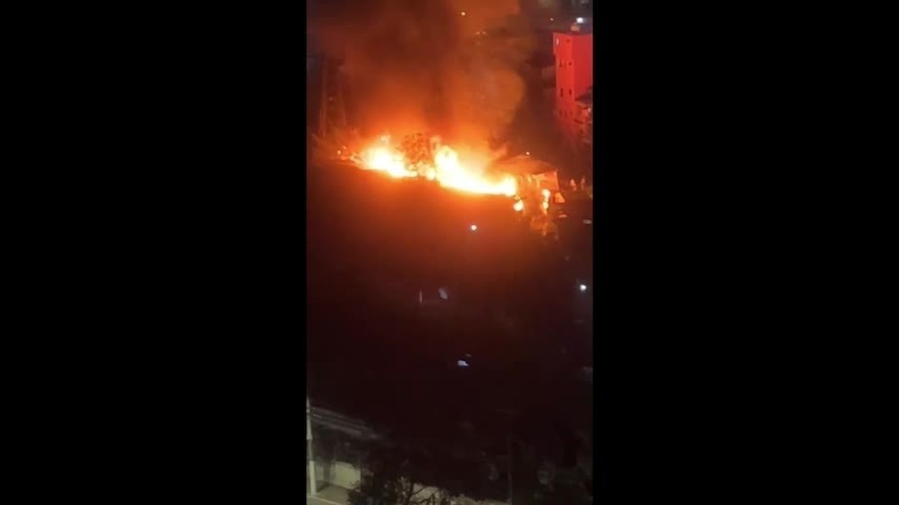 Duas comunidades são atingidas por incêndios na madrugada desta terça-feira em São Paulo 