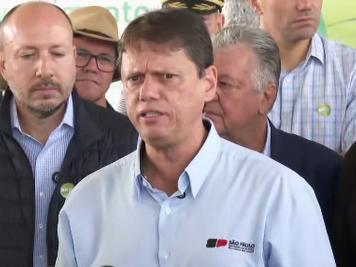 Após críticas de Nunes, Tarcísio comenta operação sobre contrato de Wi-Fi e defende autonomia da polícia: 'A gente não interfere'
