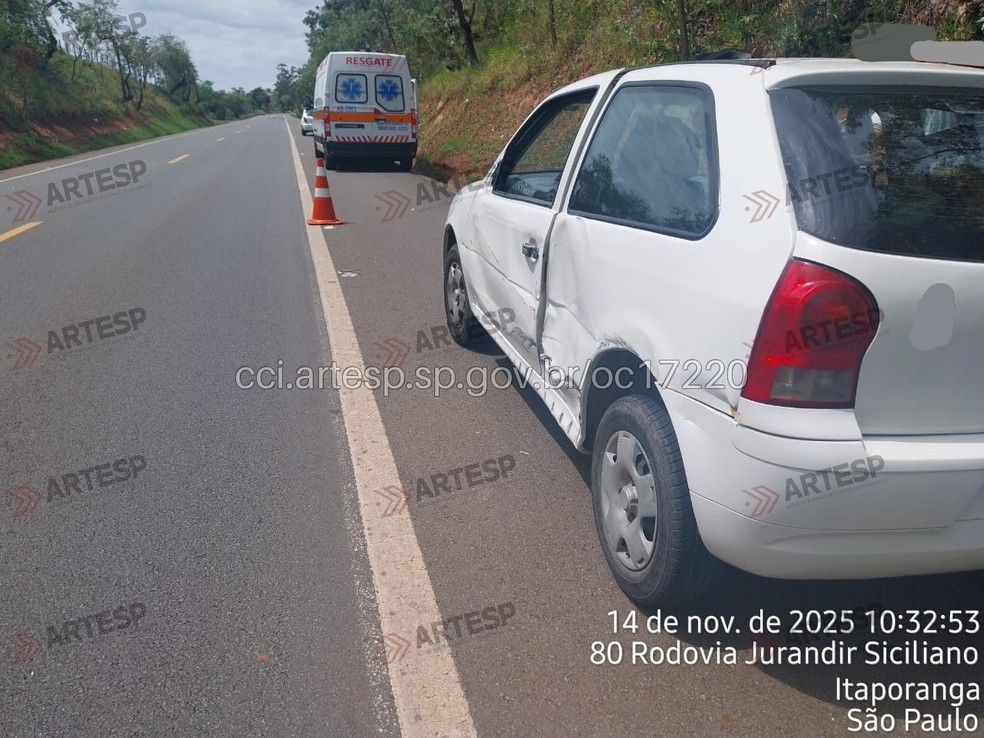 Motorista teve ferimentos leves — Foto: Artesp/Divulgação