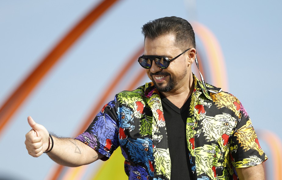 Xand Avião tenta alçar voo de terraço carioca com gravação ao vivo de show | G1