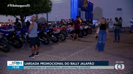 Pilotos acompanham largada promocional do Rally Jalapão, em Palmas