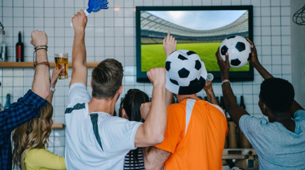 Brasileiros aproveitam contra-fluxo da Copa para assistir jogos da