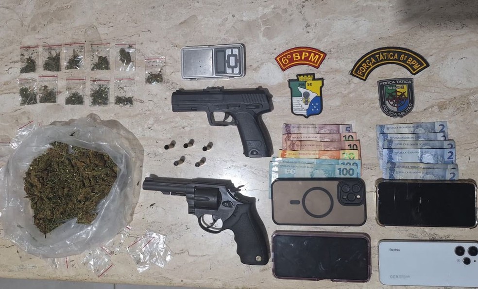 Material apreendido em Santa Luzia do Itanhy (SE) — Foto: PMSE