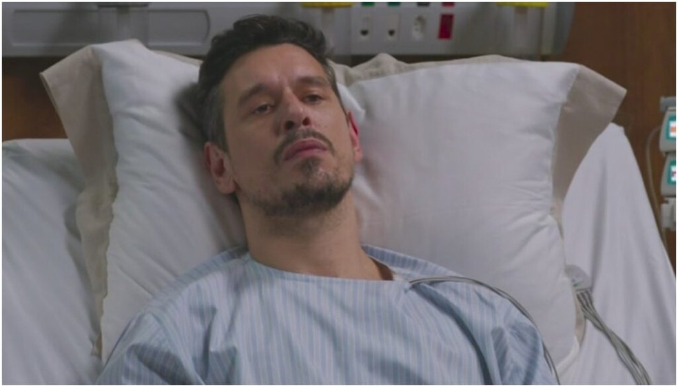O personagem Renato Filipelli (João Vicente de Castro) teve burnout na novela "Vale Tudo" — Foto: TV Globo/Reprodução