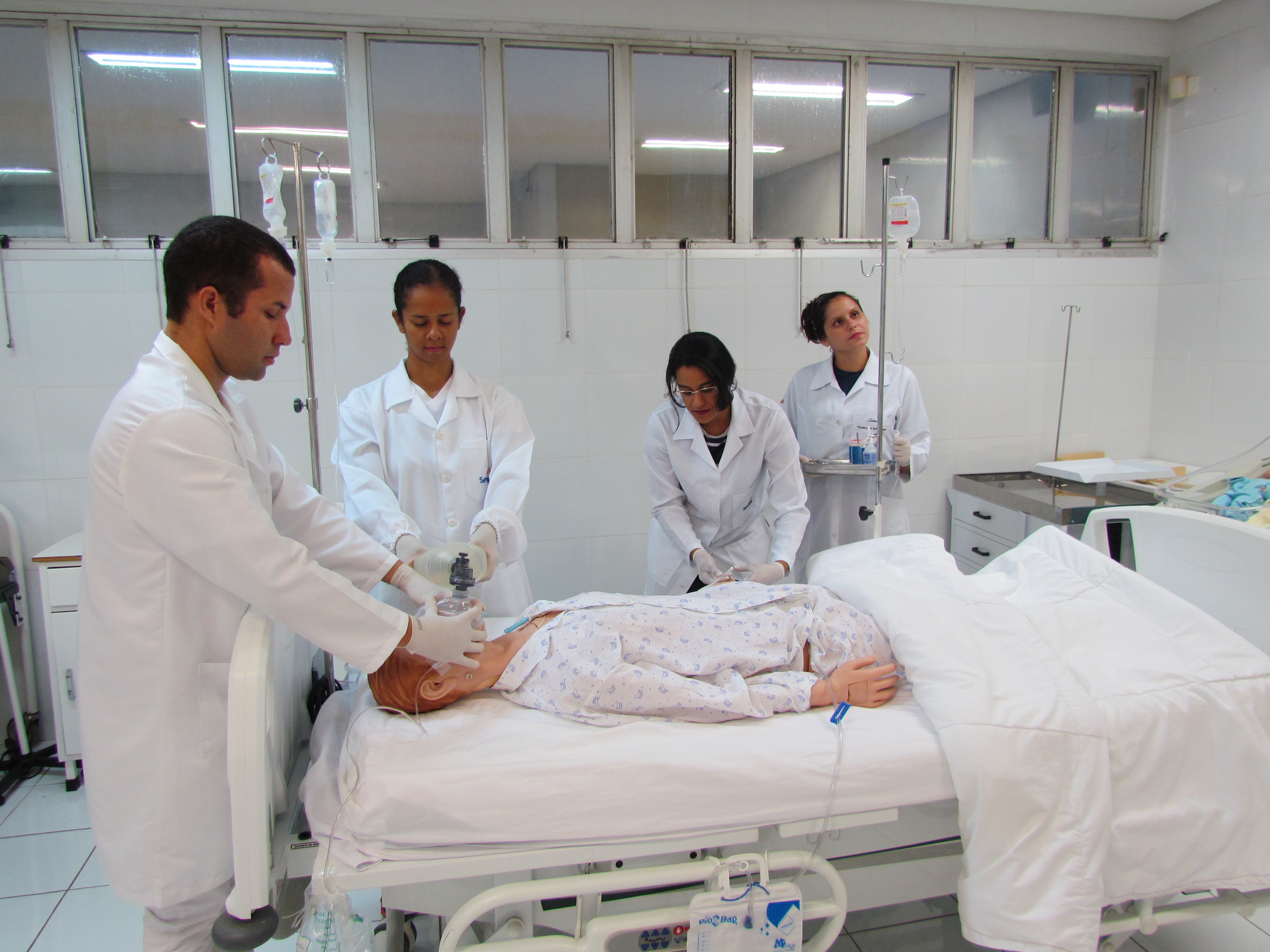 Técnico em Enfermagem: formação rápida para uma carreira em alta em todo o país
