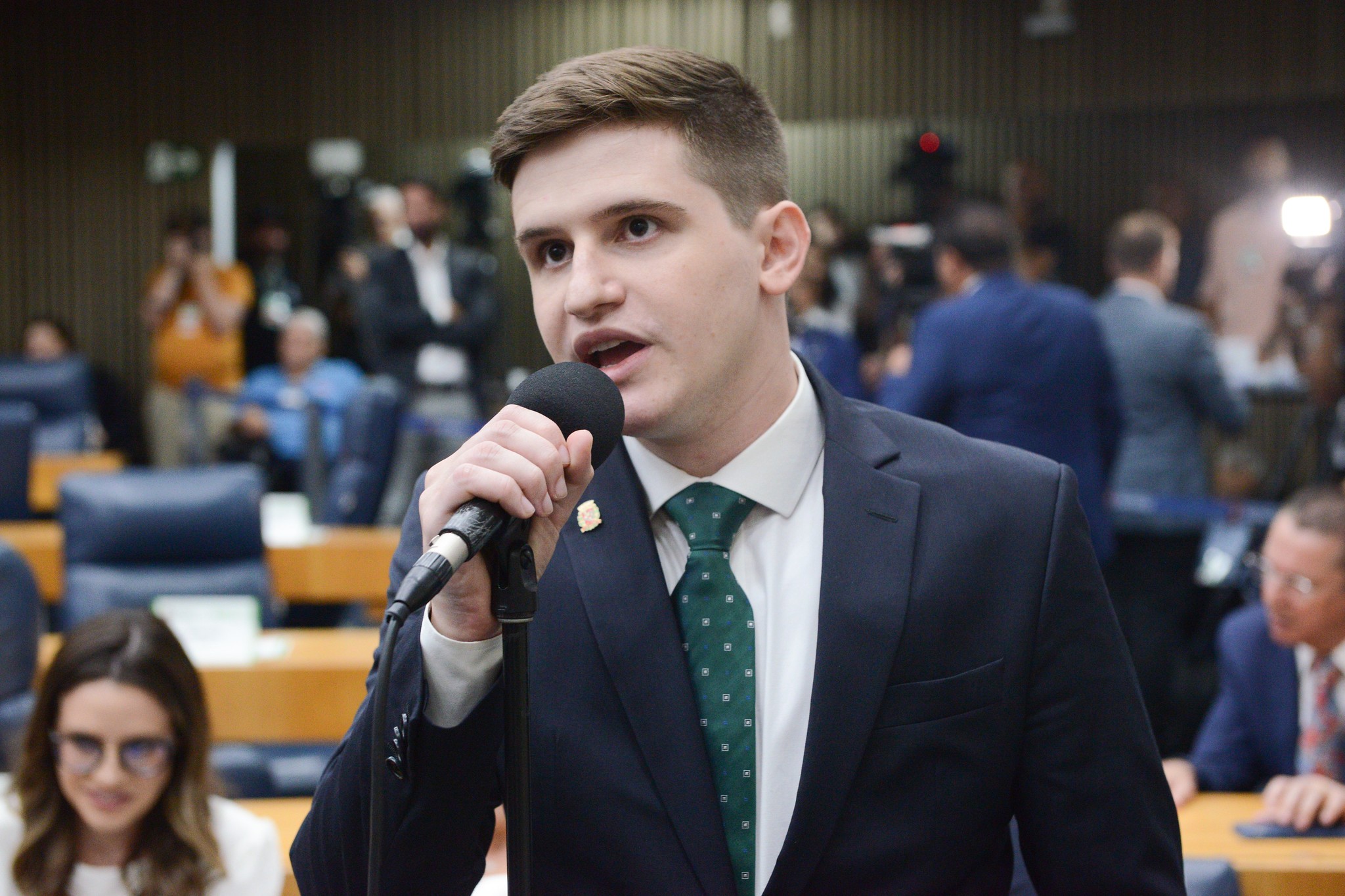 MP lança investigação contra Lucas Pavanato por supostas ofensas a minorias