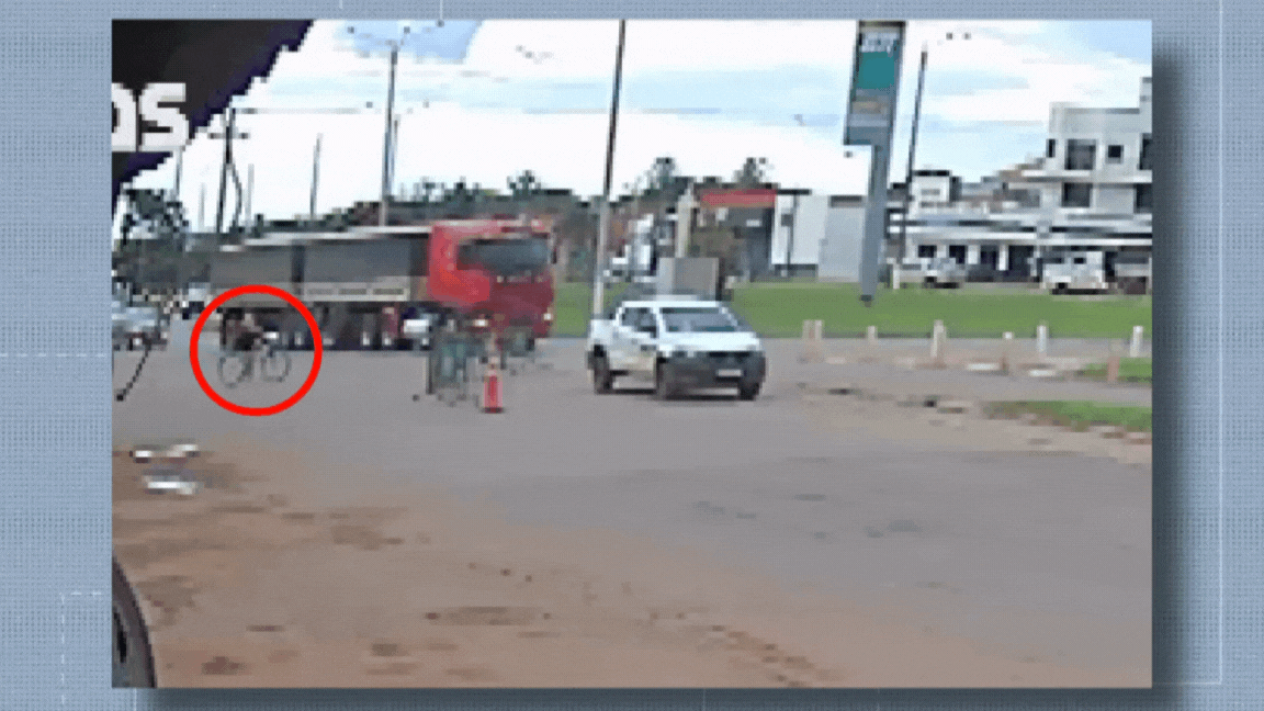 Vídeo mostra momento em que ciclista é atropelada e arrastada por carreta em MT