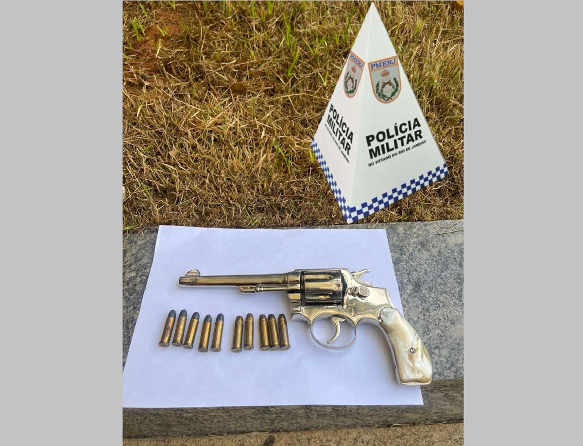 Homem é preso com arma escondida em caixa de descarga durante operação em Aperibé
