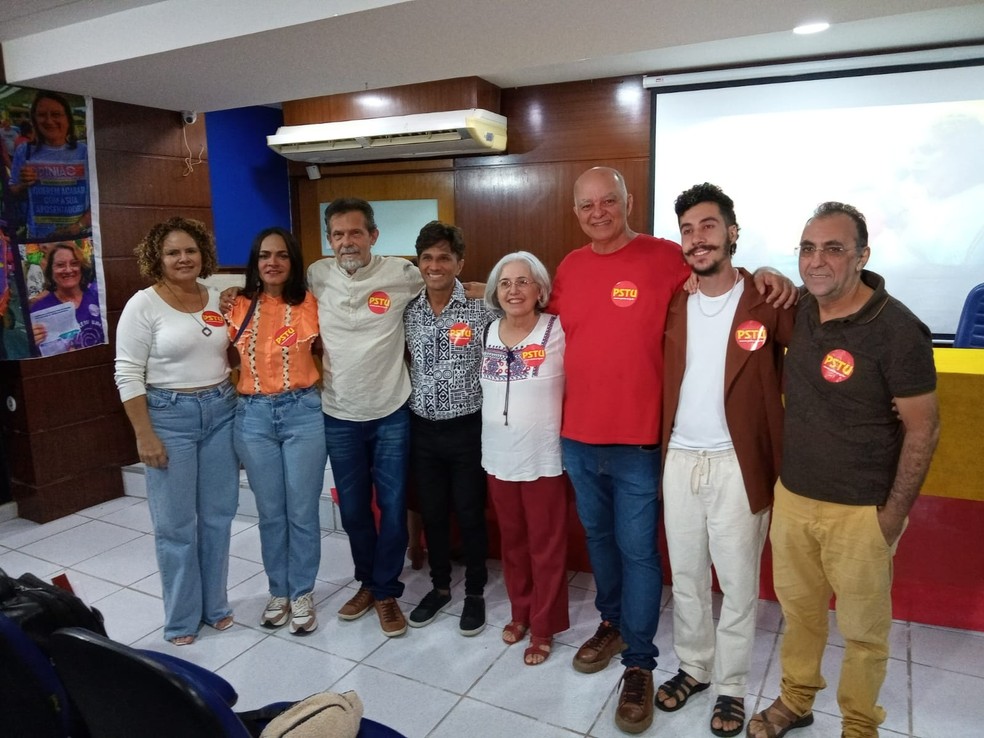Nando Poeta (de camiseta vermelha) foi escolhido como candidato a prefeito — Foto: Divulgação