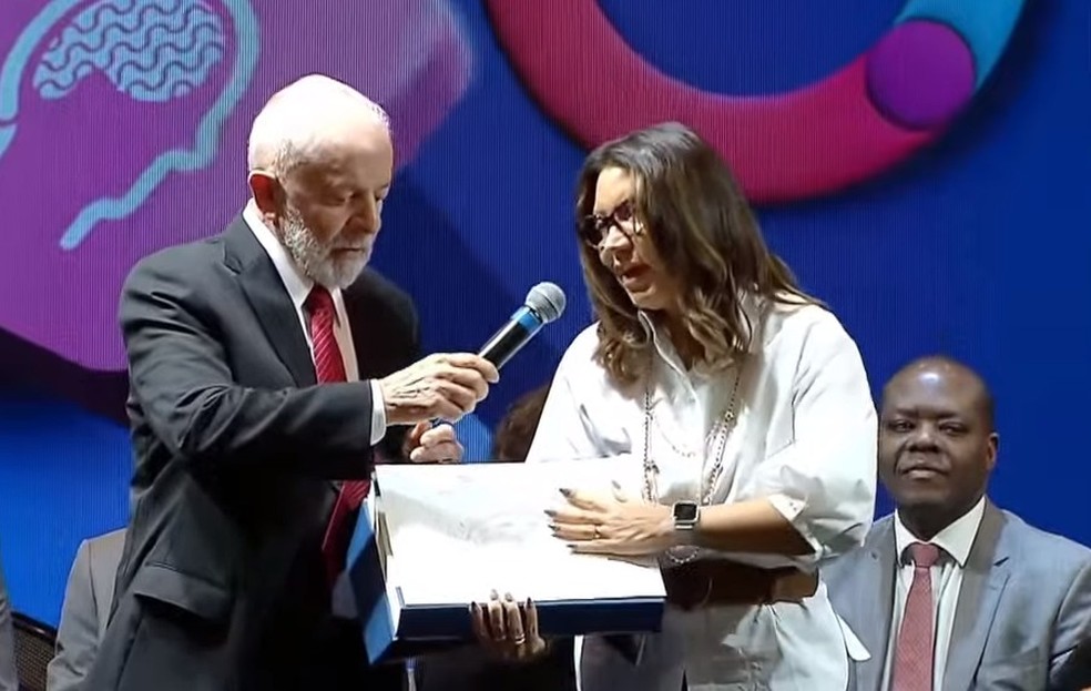 Lula e Janja durante a Confer&ecirc;ncia Nacional dos Direitos da Pessoa com Defici&ecirc;ncia em Bras&iacute;lia &mdash; Foto: Reprodu&ccedil;&atilde;o/Canal Gov