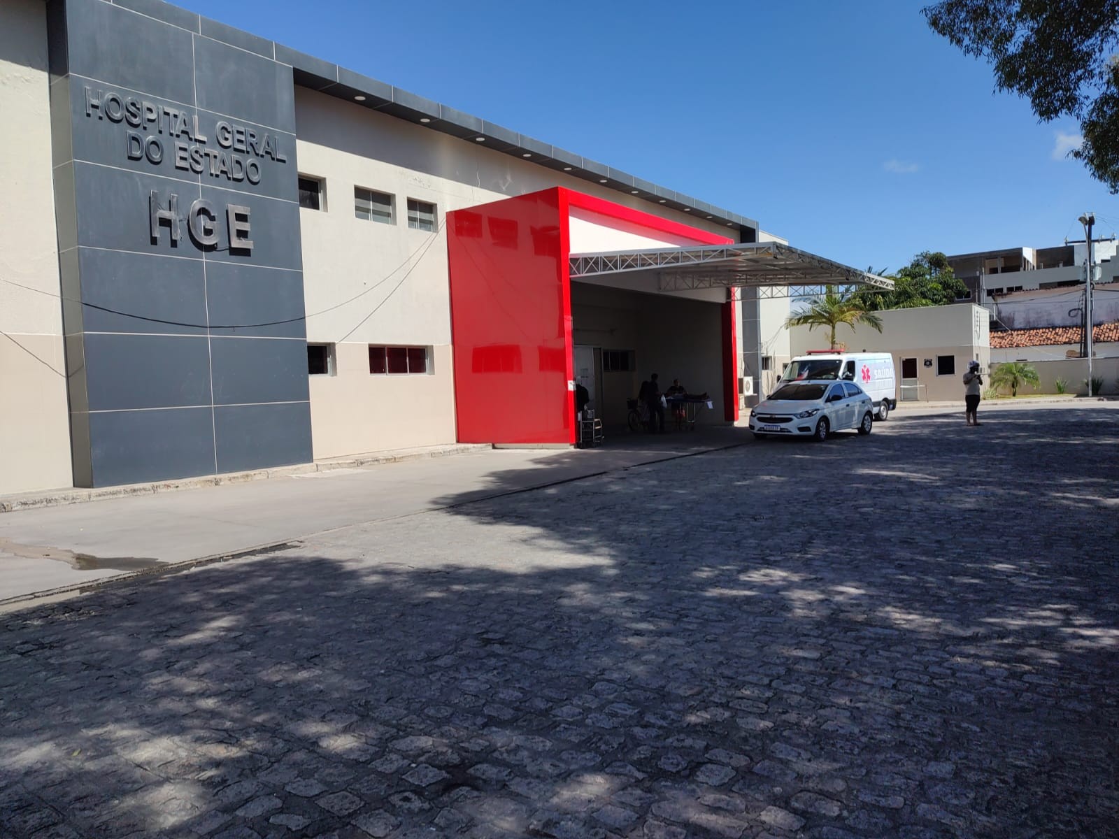 Homem é preso suspeito de esfaquear ex-companheira e agredir e ameaçar policiais em Paripueira