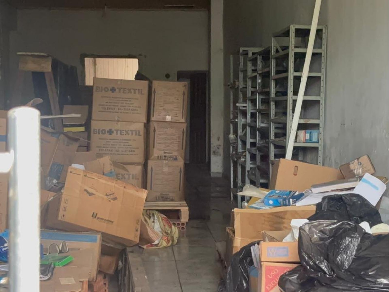 Polícia encontra remédios e insumos desviados de hospitais em depósito no Centro de Rio Branco