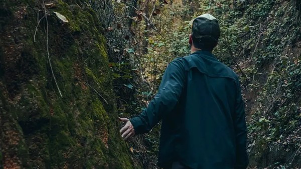 Uma caminhada na natureza pode libertar as algemas do seu pensamento, revelando sua criatividade — Foto: Getty Images / BBC