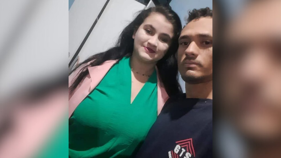 Beatriz Alves Garcia, de 19 anos, foi esfaqueada em vrias partes do corpo por Jos Wellington Silva de Lira em Catanduva (SP)  Foto: Arquivo pessoal