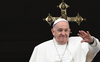Papa Francisco convida humoristas para evento no Vaticano; Brasil terá dois representantes
