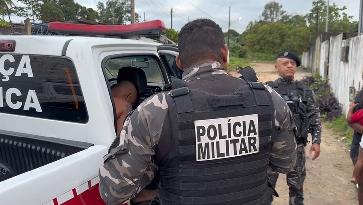 Operação da Polícia Militar cumpre pelo menos 20 mandados de prisão por tráfico, homicídio e outros crimes, na Paraíba