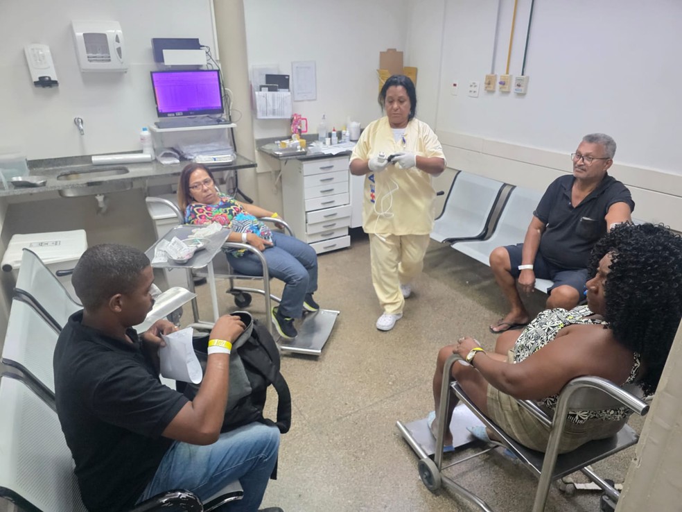 Vítimas da colisão recebendo atendimento médico no Heat — Foto: Divulgação